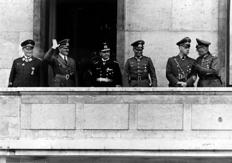 Return after the ceasefire with France, Hitler at the balcony of the Neue Reichskanzlei